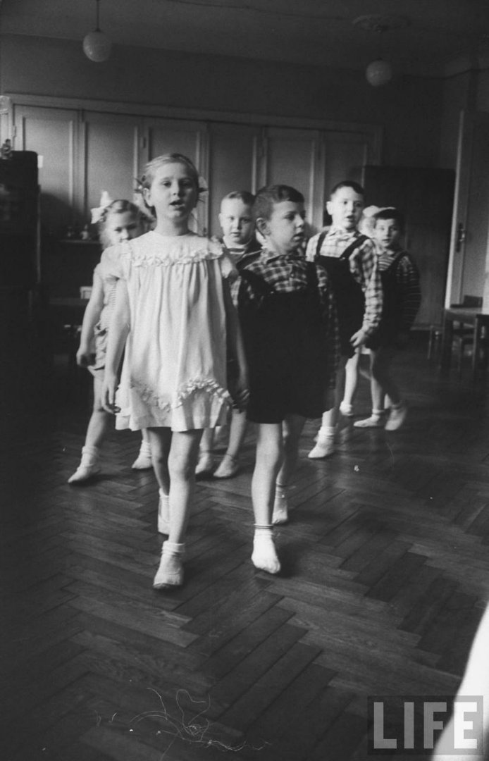 5bce7d4be421 Жизнь советского детского сада в 1960 году глазами фотографа Life 