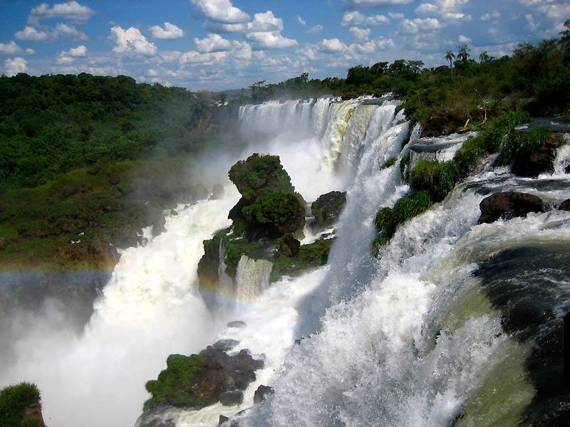 656 Водопад Игуасу   большая вода на границе двух стран