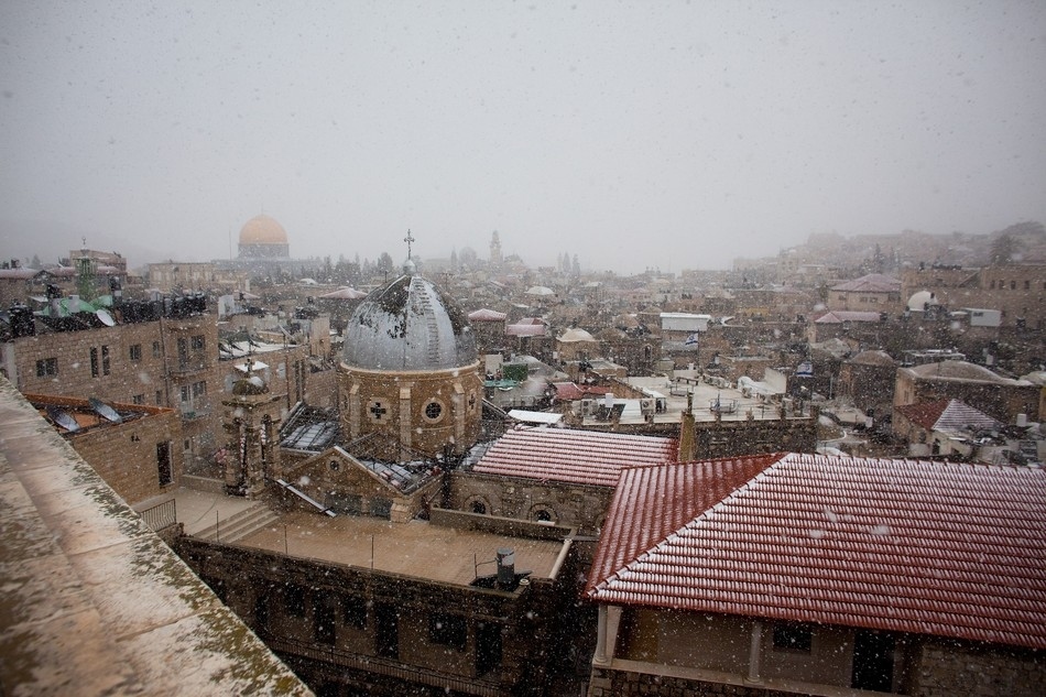 913 Иерусалим занесло снегом