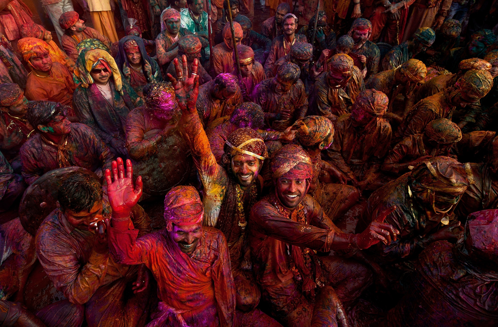 bp151 Фестиваль красок Латхмар Холи в Индии