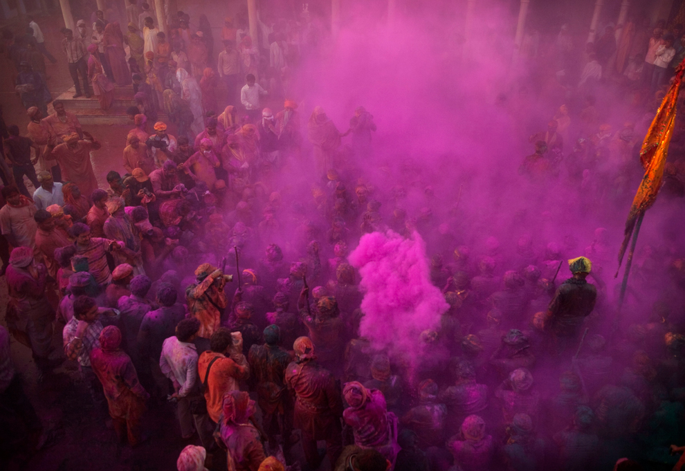 bp191 Фестиваль красок Латхмар Холи в Индии