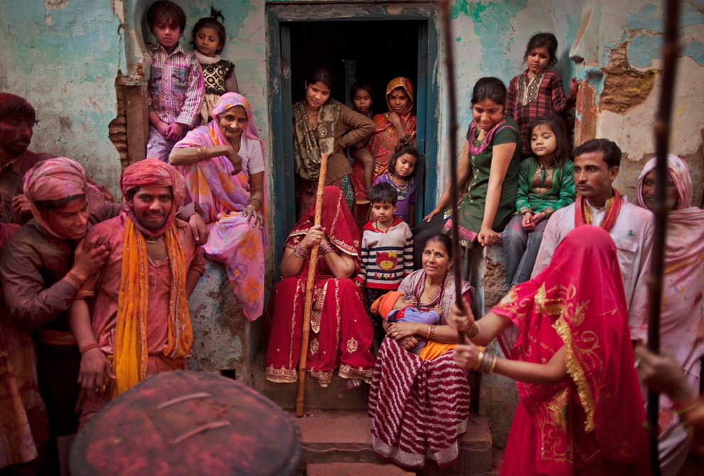 bp46 Фестиваль красок Латхмар Холи в Индии