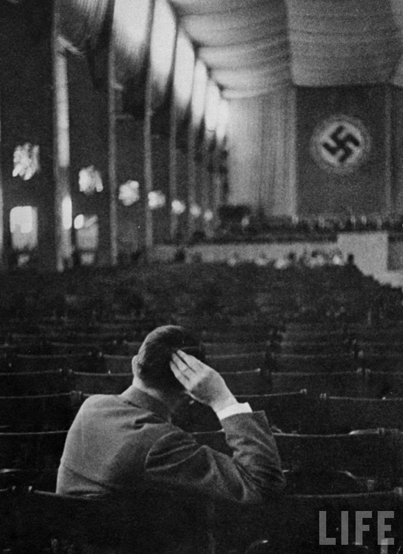 297 Жизнь Адольфа Гитлера в фотографиях