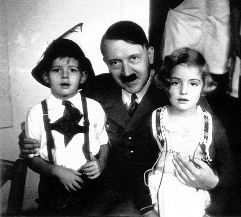 454 Жизнь Адольфа Гитлера в фотографиях
