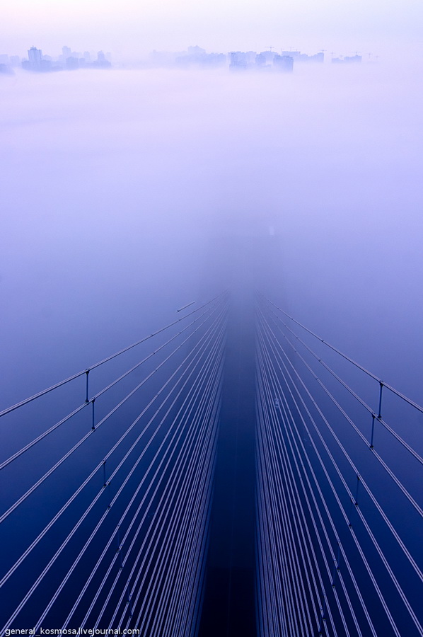 bridge22 Туманный рассвет над Киевом на высоте 136 метров