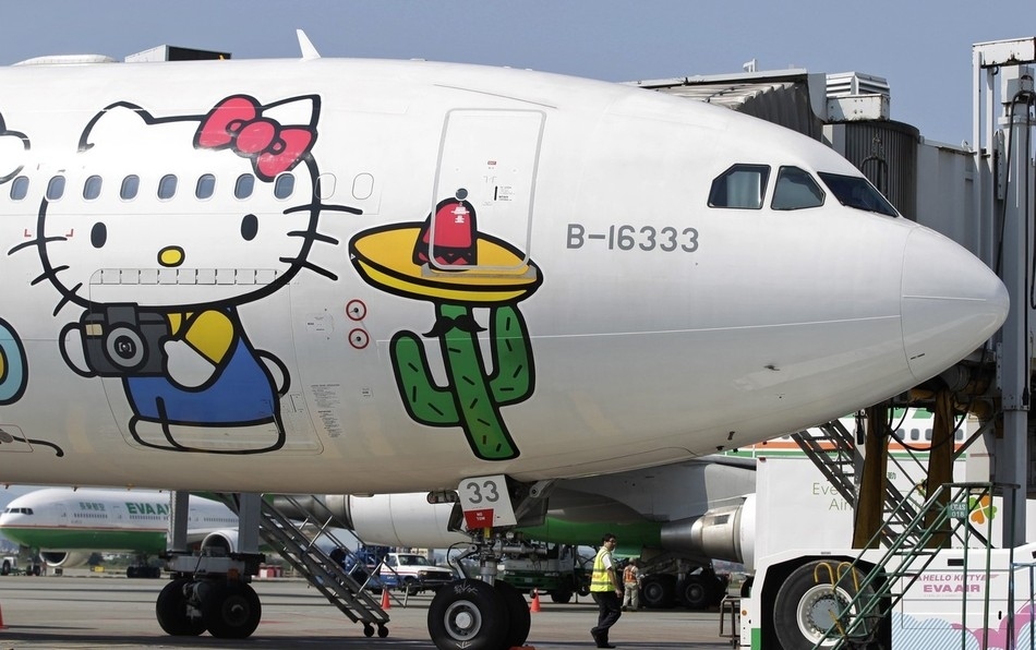 1015 Авиалинии Hello Kitty