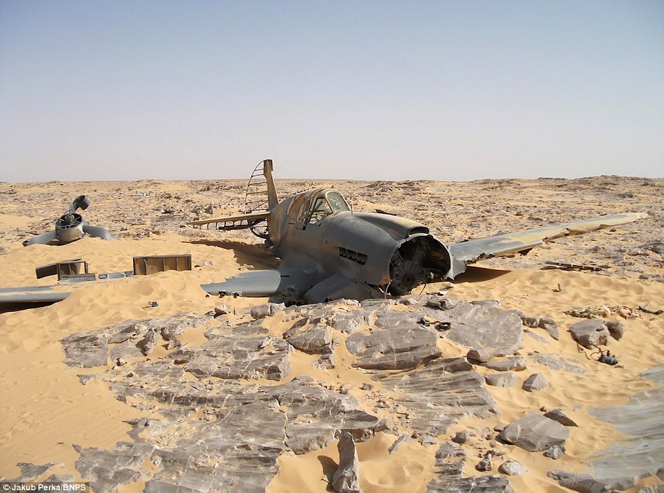 1409 В Сахаре нашли самолет Королевских ВВС времен Второй мировой 