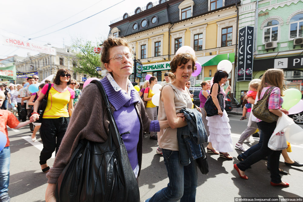 8109 Киев против гей парада