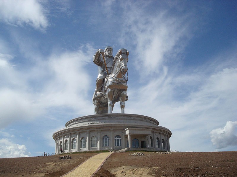 68 800x600 Статуя Чингисхана