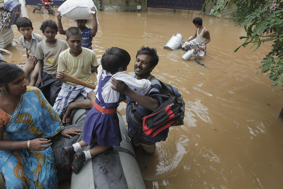 India 17 Наводнение в Индии: 80 человек погибли, более 1 млн остались без крова