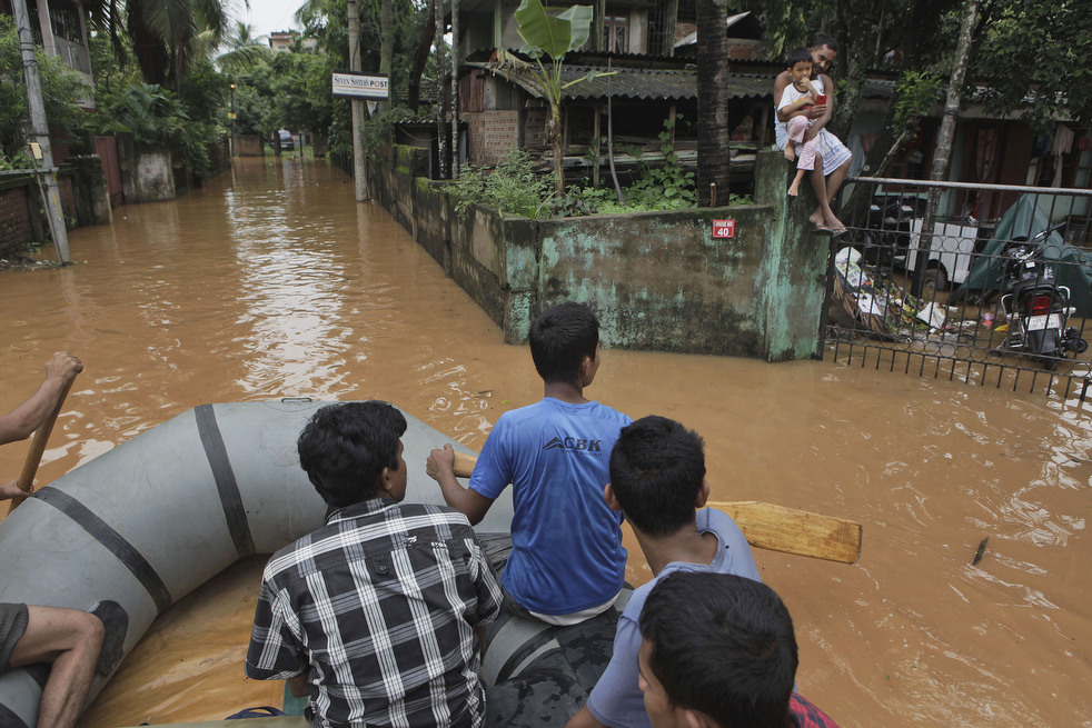 India 20 Наводнение в Индии: 80 человек погибли, более 1 млн остались без крова
