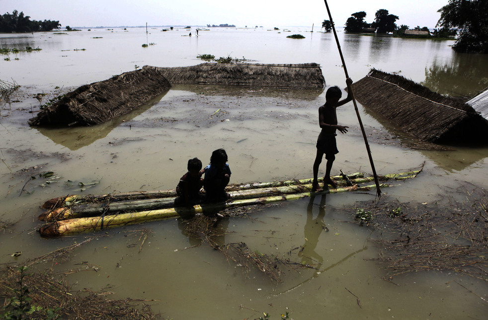 India 4 Наводнение в Индии: 80 человек погибли, более 1 млн остались без крова