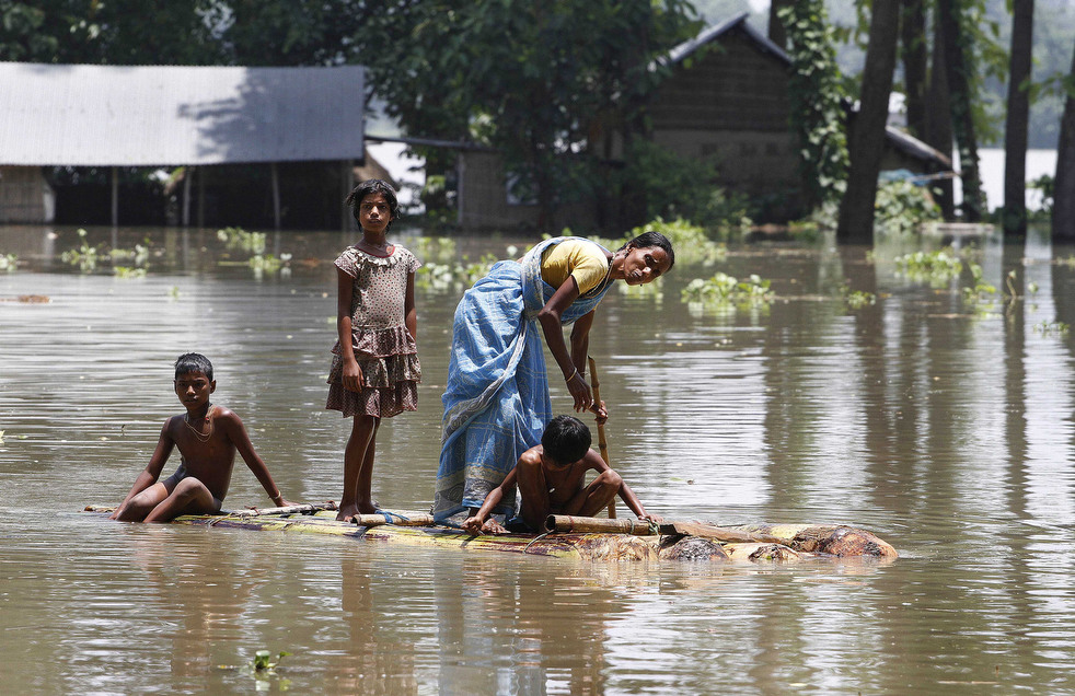 India 6 Наводнение в Индии: 80 человек погибли, более 1 млн остались без крова