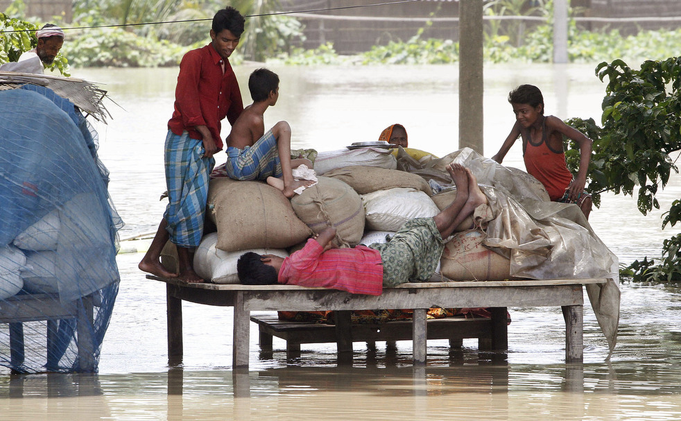 India 9 Наводнение в Индии: 80 человек погибли, более 1 млн остались без крова