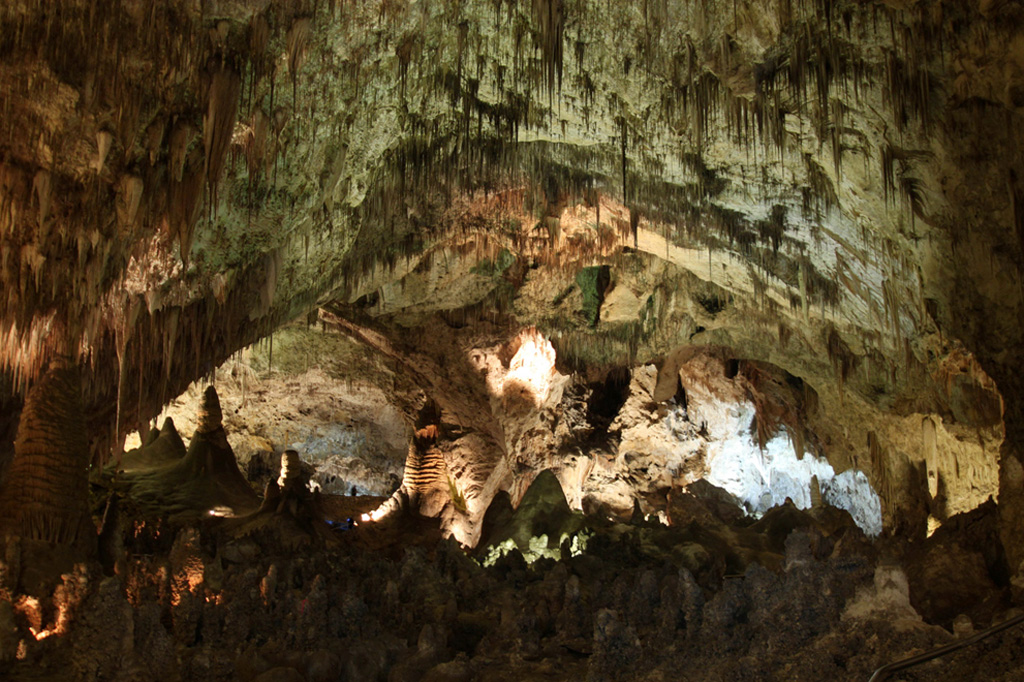 동굴 13 굴의 20 유령 사진