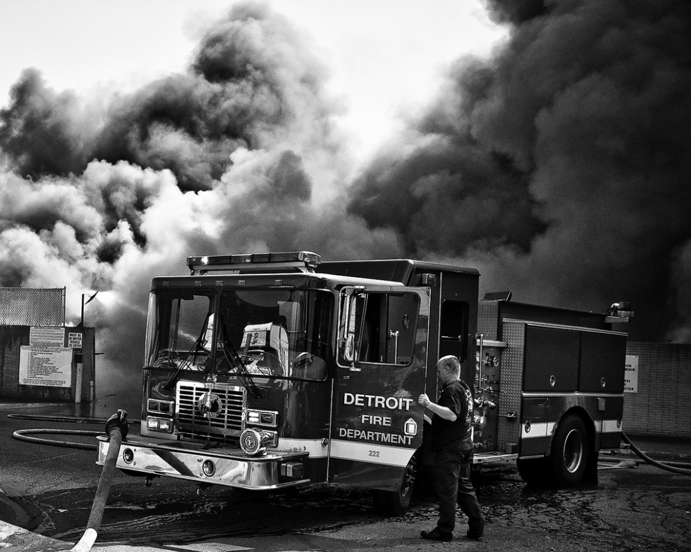 fire32 990x791 Фотопроект «Больше, чем работа» Брайана Дэя