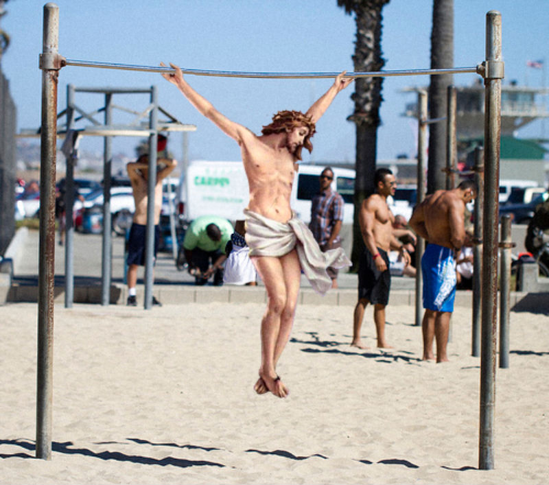 08Jesus On Muscle Beach Фотопроект «Иисус повсюду»