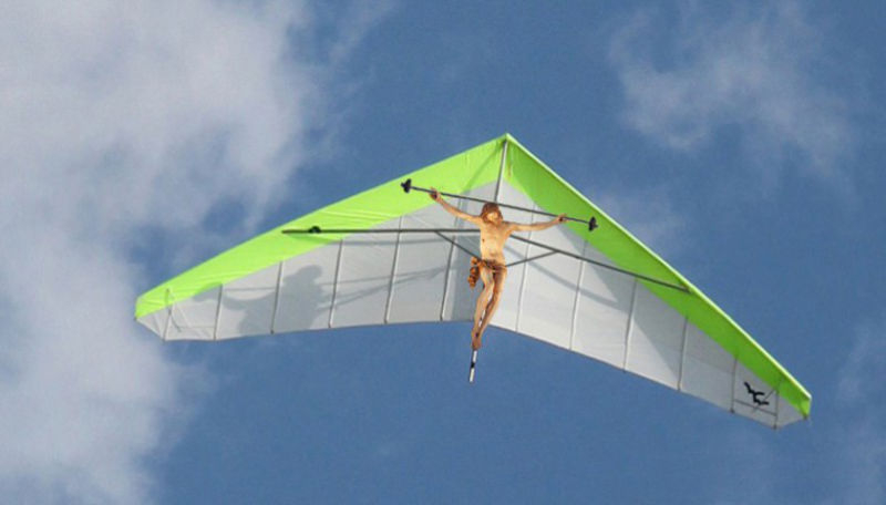 17Jesus Hang Gliding Фотопроект «Иисус повсюду»