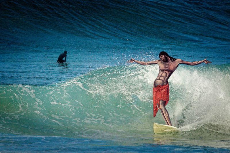 19Jesus Goes Surfing Фотопроект «Иисус повсюду»