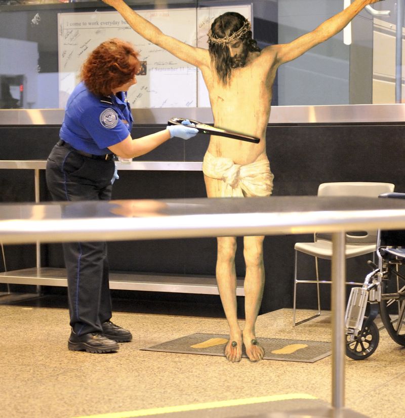 39In Airport Security Фотопроект «Иисус повсюду»