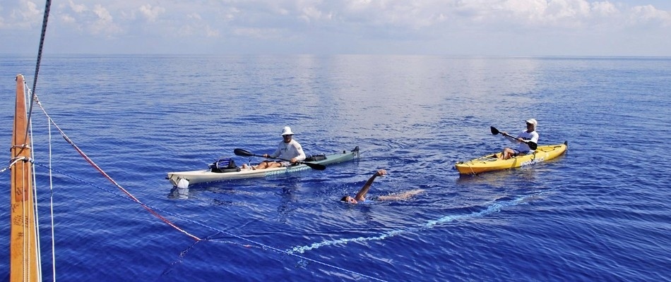 695 Попытка Дианы Найяд преодолеть 165 км по морю не увенчалась успехом