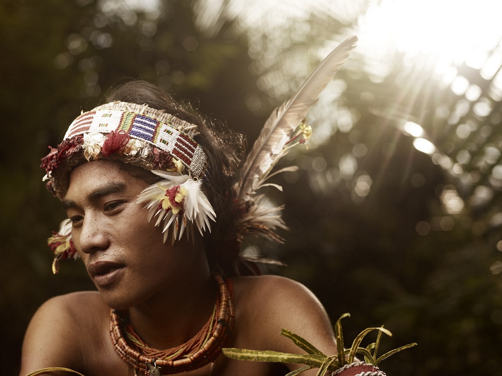 140 Портреты коренных жителей архипелага Ментаваи