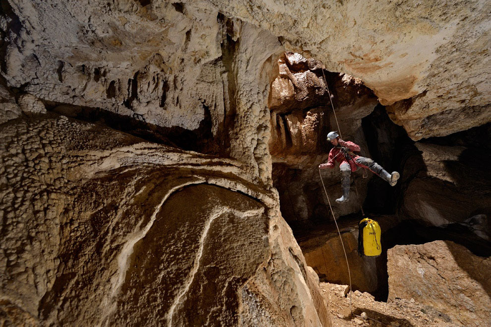 Robbie Shone 3 Спуск в одну из самых глубоких пещер мира