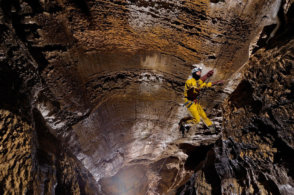 Robbie Shone 4 Спуск в одну из самых глубоких пещер мира