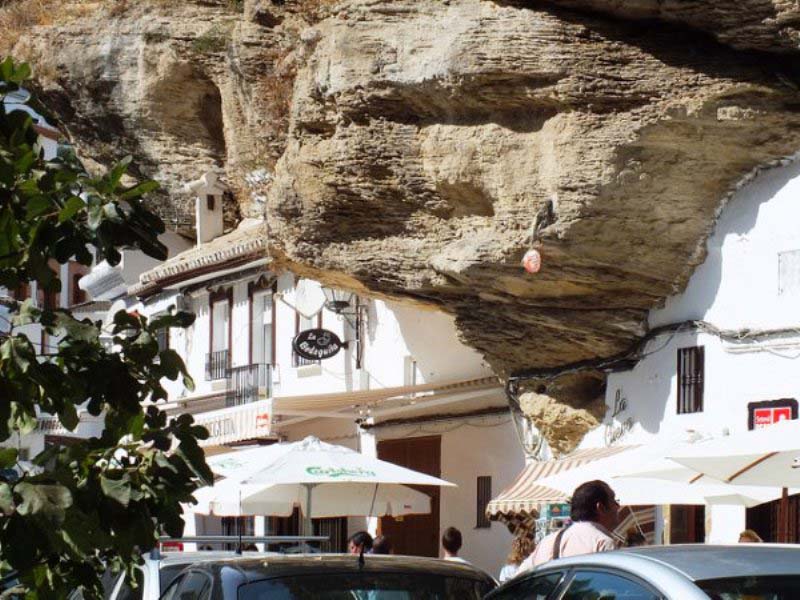 Setenil de las Bodegas 9 Удивительный городок в скале: Сетениль де лас Бодегас