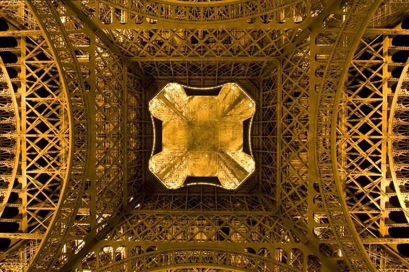 The Eiffel Tower 3 Эйфелева башня   вид снизу