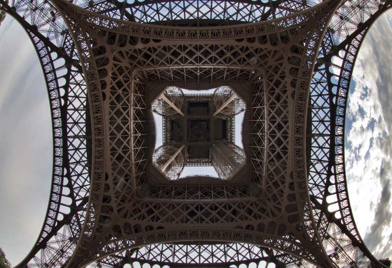 The Eiffel Tower 8 Эйфелева башня   вид снизу
