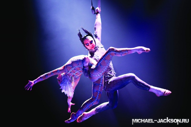 19 michael jackson.ru immortal world tour 800x533 Майкл Джексон в шоу Cirque du Soleil «Michael Jackson — The Immortal World Tour»