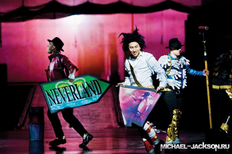 29 michael jackson.ru immortal world tour 800x533 Майкл Джексон в шоу Cirque du Soleil «Michael Jackson — The Immortal World Tour»