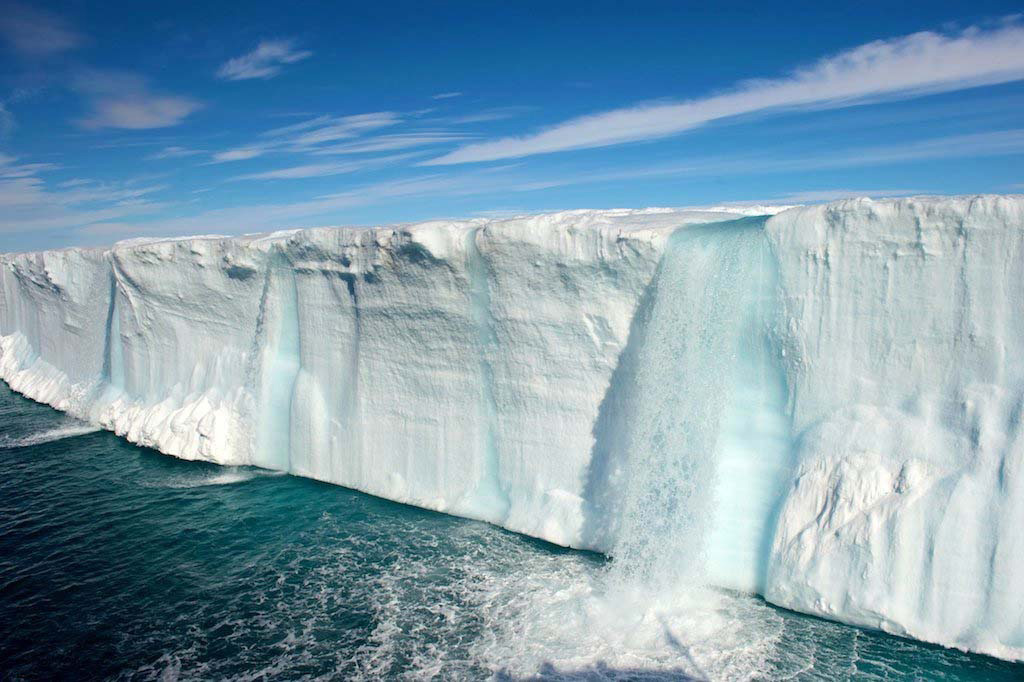 svalbard 1 Огромные водопады в ледниках заповедника Свальбард