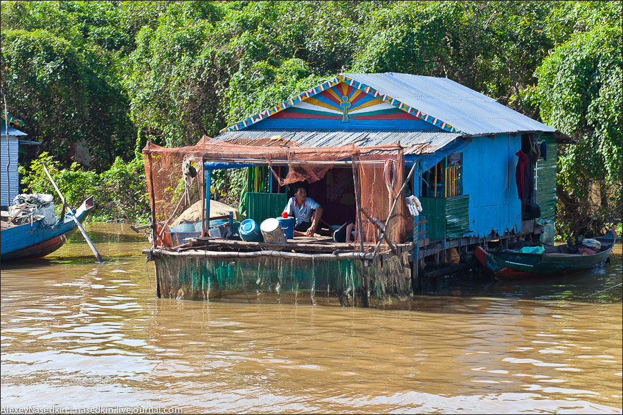  Жизнь на озере Тонлесап в Камбодже - фото 16
