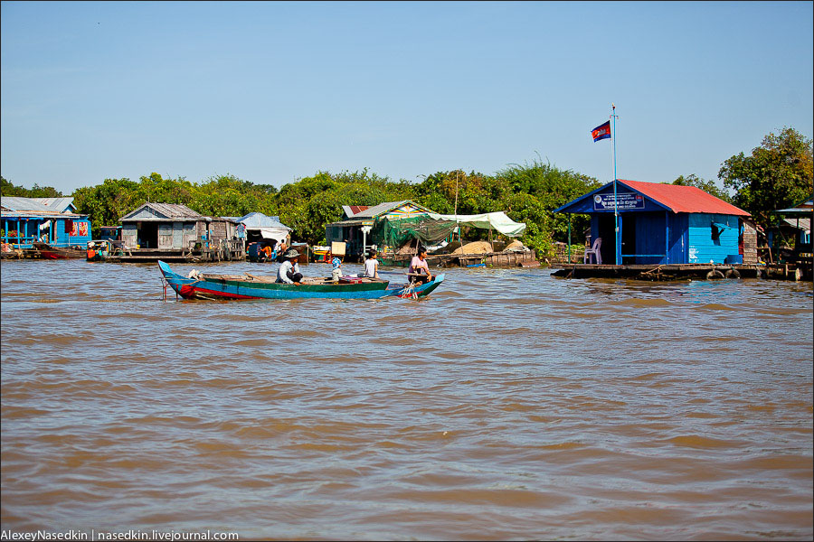  Жизнь на озере Тонлесап в Камбодже - фото 26