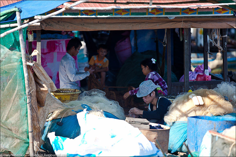  Жизнь на озере Тонлесап в Камбодже - фото 36