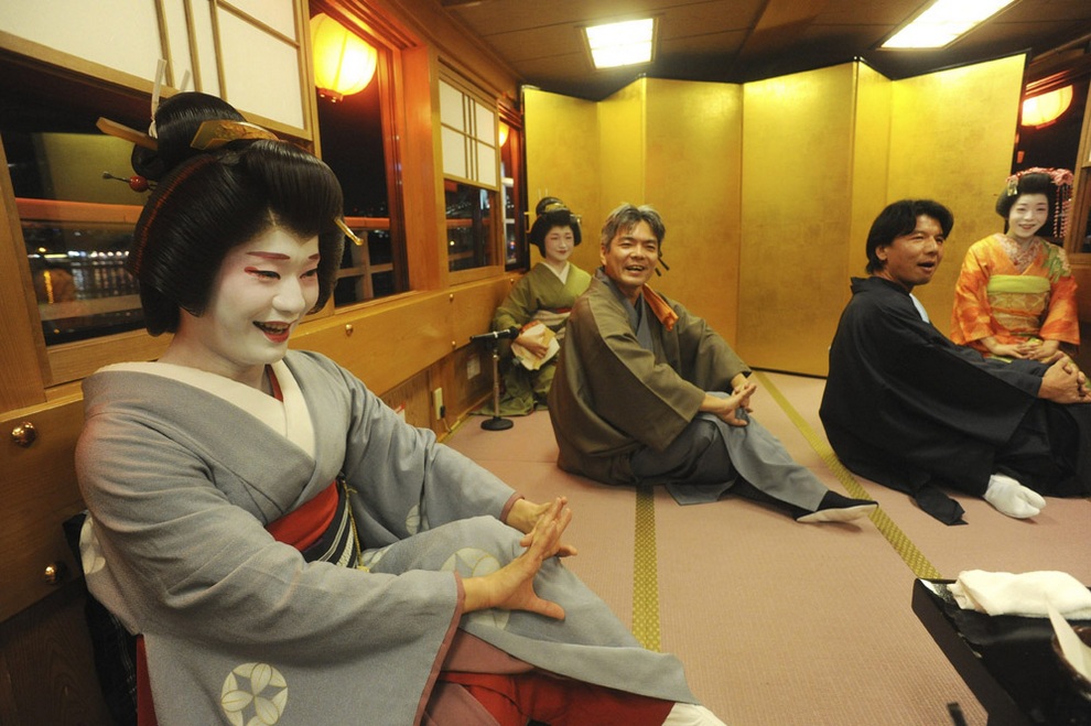 mujchinageysha 13 Эйтаро — единственный в Японии мужчина гейша