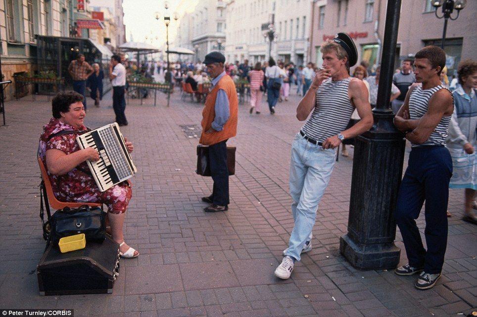 endofussr06 Фотографии о последних днях СССР