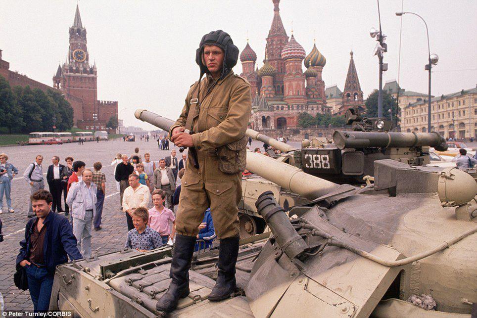 endofussr12 Фотографии о последних днях СССР