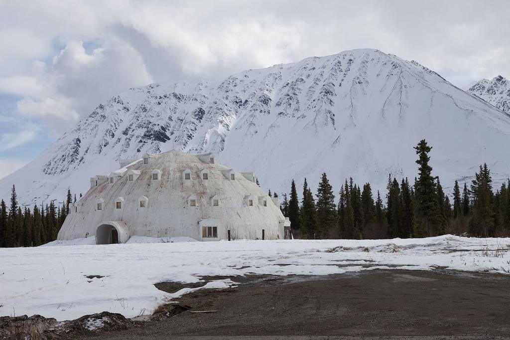 igloohotel11 Заброшенный отель иглу на Аляске