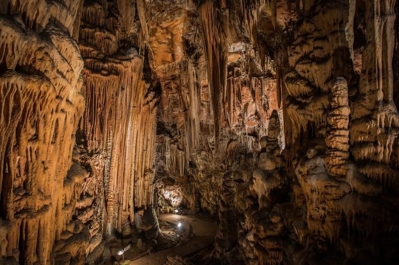 Saevadupka01 800x533 Болгария: Пещера Съева дупка