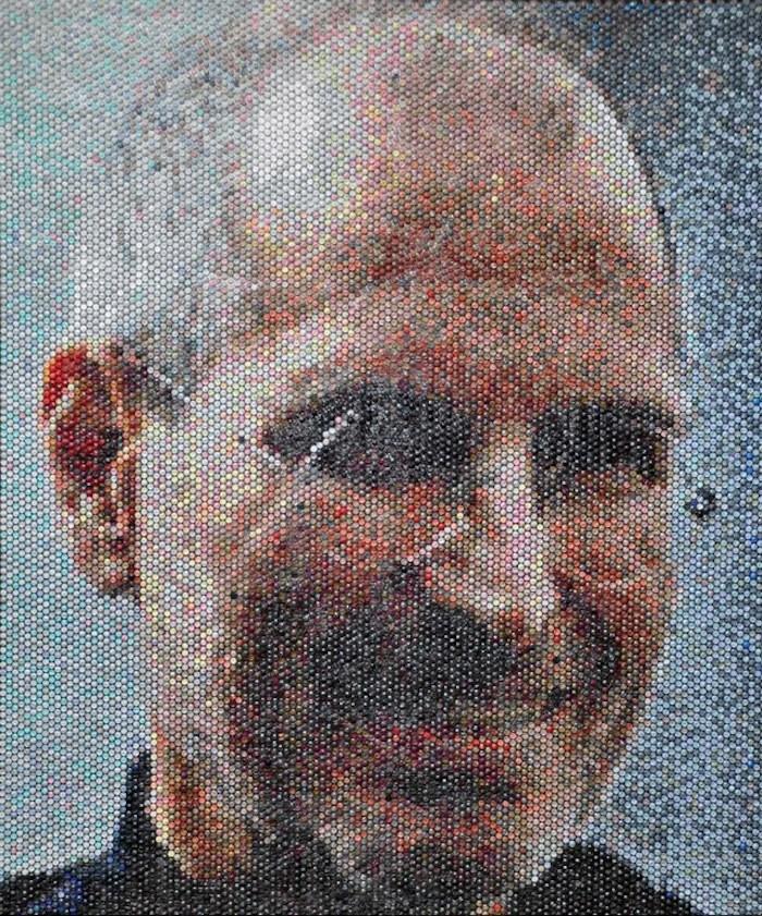 Pixelated02 Поразительные пиксельные портреты из упаковочной пленки