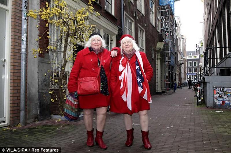 hookers01 Самые старые проститутки Амстердама ушли на пенсию