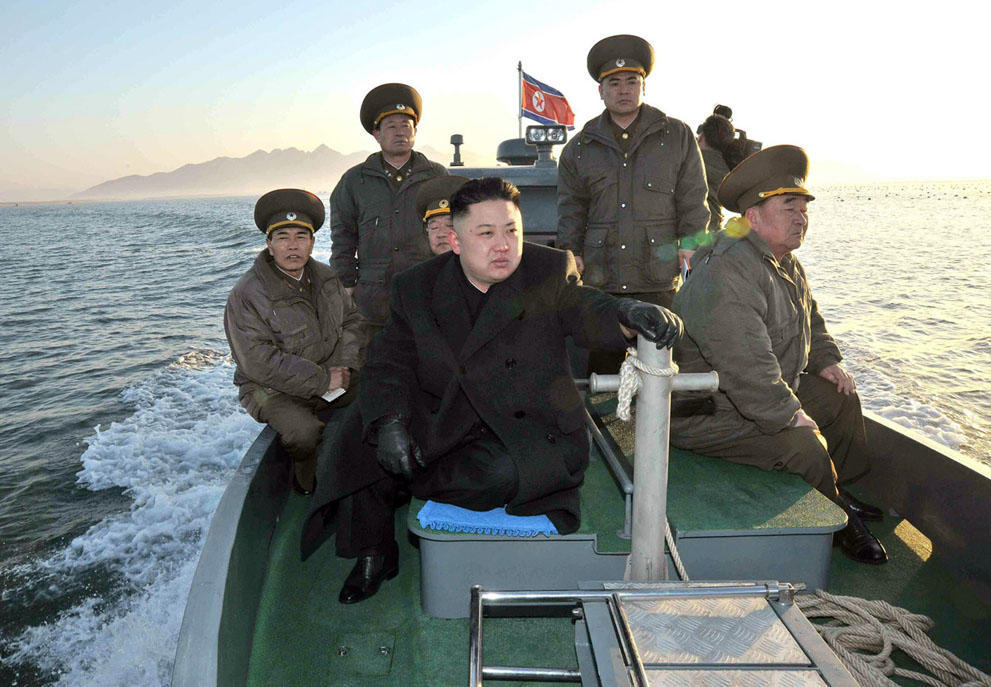 koreaivoennayamashina 12 Северная Корея привела ракеты в боевую готовность и целится в США