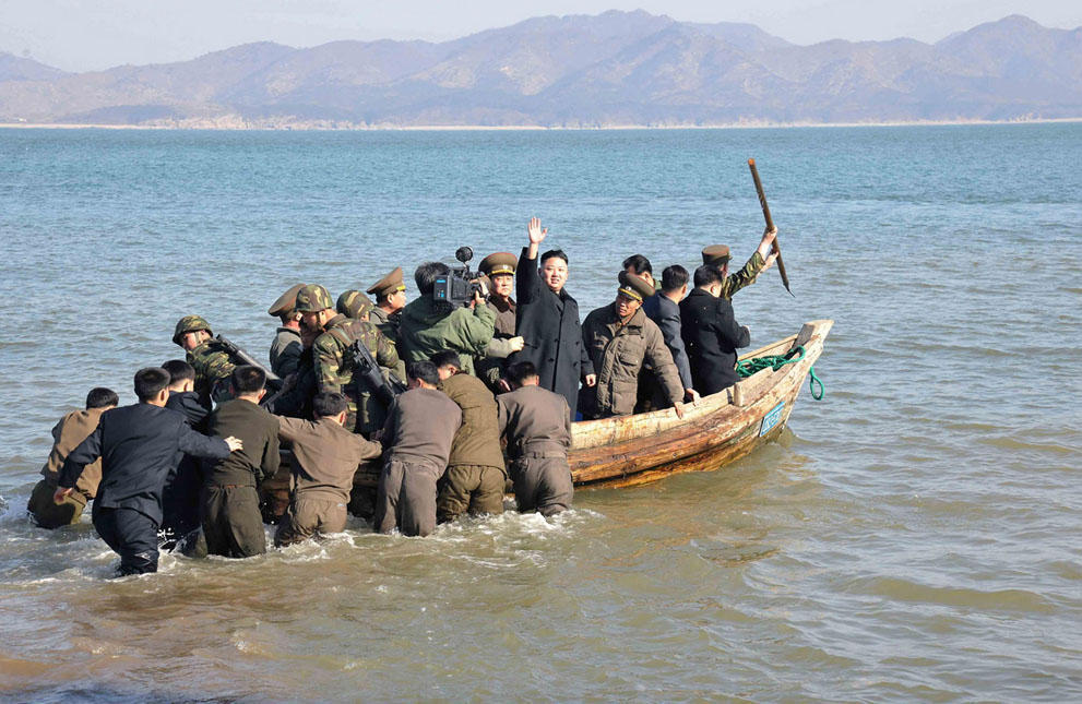 koreaivoennayamashina 18 Северная Корея привела ракеты в боевую готовность и целится в США