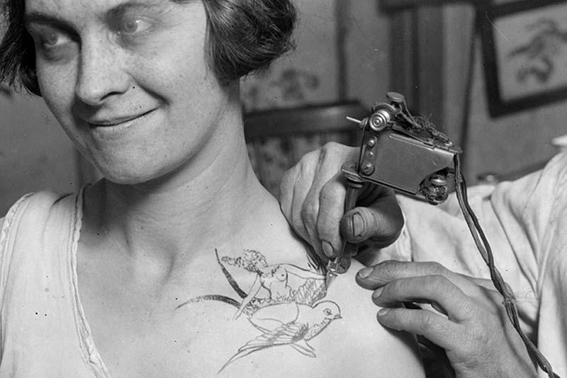 Women-With-Tattoo-14.jpg