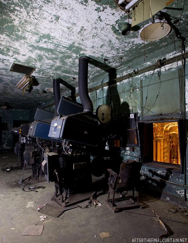 abandoned10 Три самых грандиозных заброшенных кинотеатра Нью Йорка