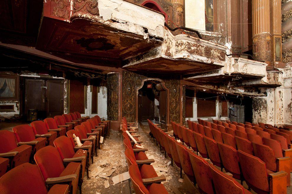 abandoned11 Три самых грандиозных заброшенных кинотеатра Нью Йорка