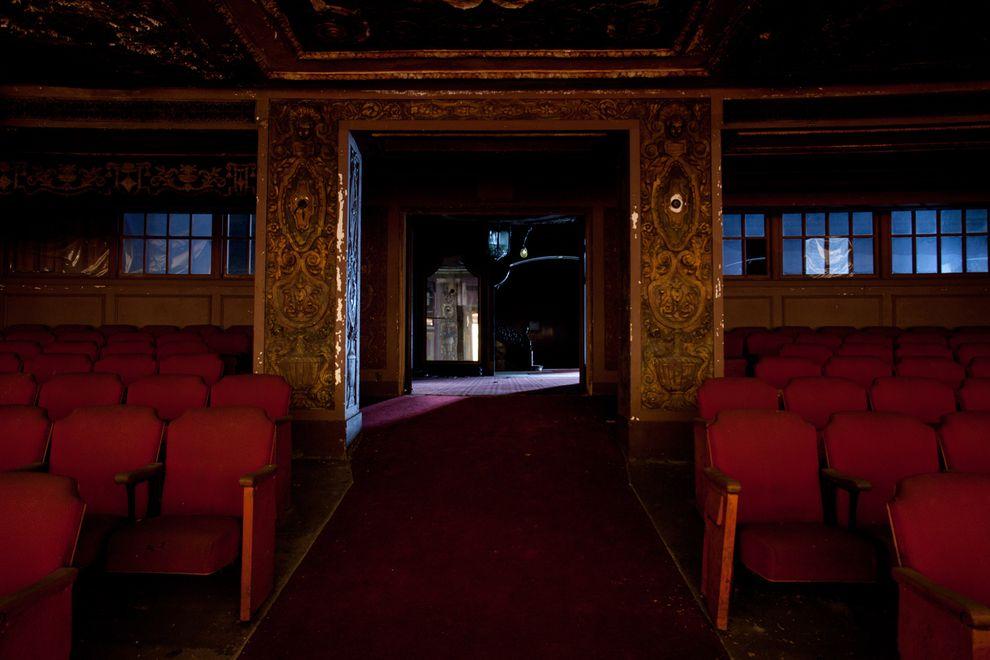 abandoned13 Три самых грандиозных заброшенных кинотеатра Нью Йорка
